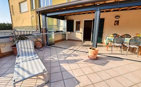 Roberto 2-Bedroom Apartment